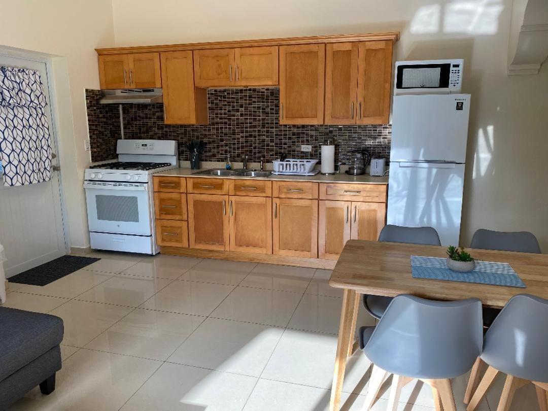 Lovely 2 Bedroom Apartment In Quiet Neighborhood! Philipsburg  Exterior photo